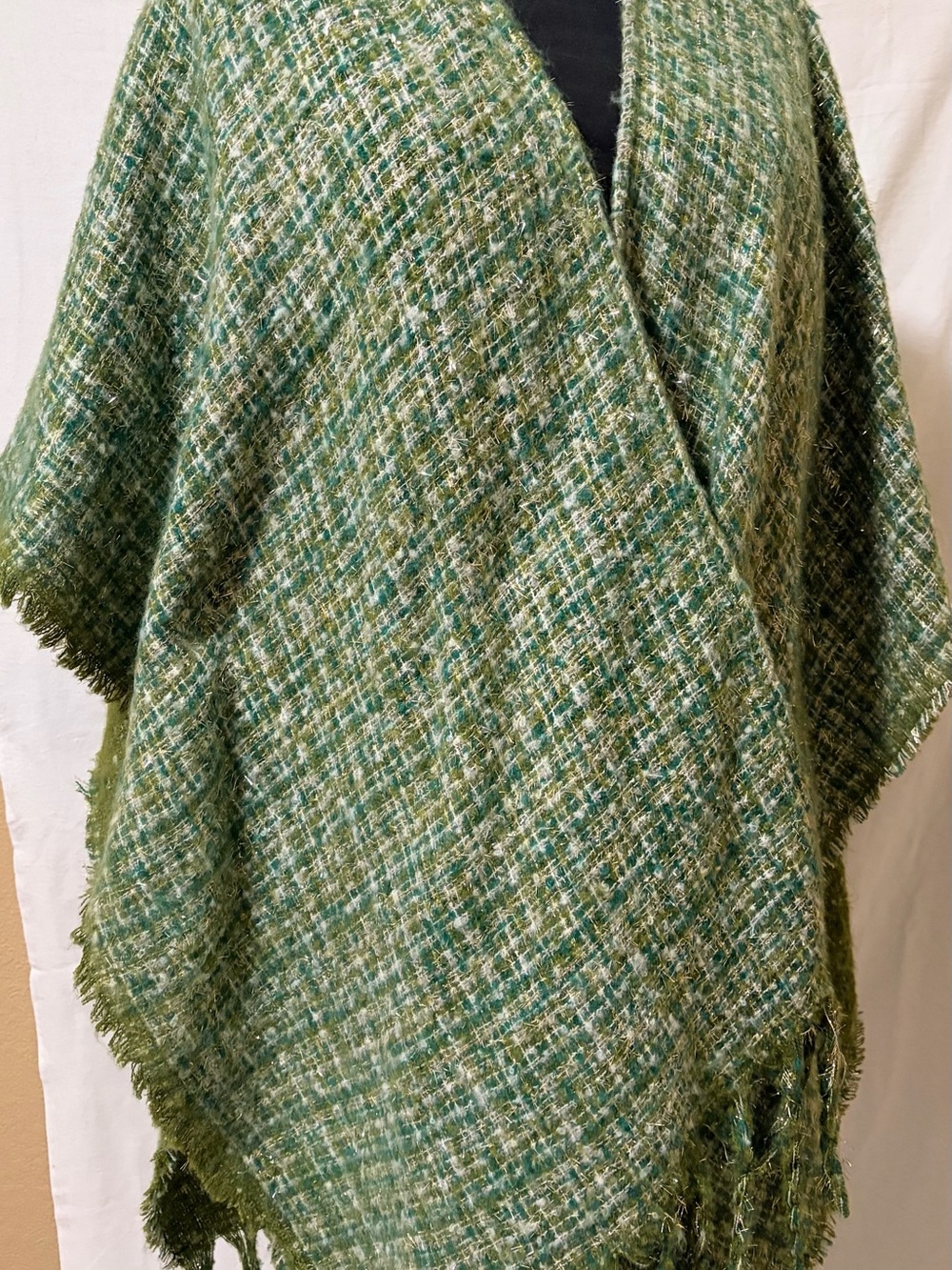 Jessica McClintock Boho Green Woven Tweed Fringed Ruana Wrap Cape NWT
